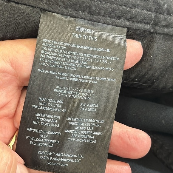 Volcom Men's 36 True To This Twill Shorts Black EUC Flat Front Inseam 9.75" - Picture 10 of 13